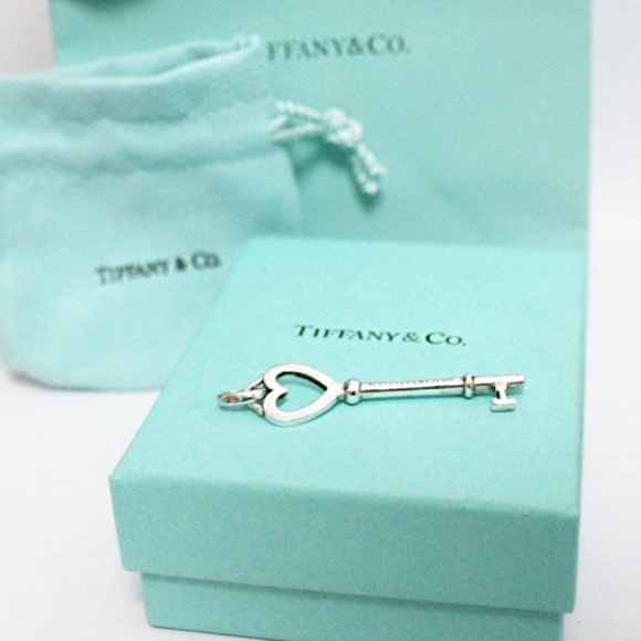 Tiffany & Co. Jewelry - Tiffany & Co Key 🔑 ❤️ Pendant with chain 925